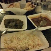 Foto tomada en Darbar Restaurant  por Latika S. el 7/26/2012