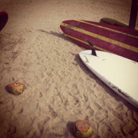 รูปภาพถ่ายที่ Surf N Roll (surf school) โดย Danny C. เมื่อ 7/16/2012