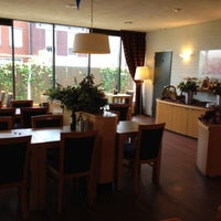 Photo taken at Bastion Hotel Leiden/Oegstgeest by Nick D. on 5/30/2012