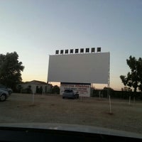 7/17/2012 tarihinde Marina A.ziyaretçi tarafından Cine Autocine Drive-In'de çekilen fotoğraf