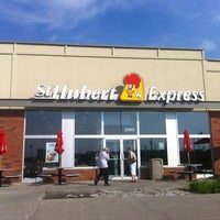 6/17/2012 tarihinde Marc-Andre L.ziyaretçi tarafından St-Hubert Express'de çekilen fotoğraf