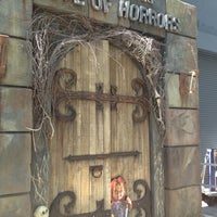 Photo taken at Universal&amp;#39;s House of Horrors by TAIJui on 5/19/2012