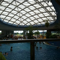 Foto diambil di H2O Hotel Therme Resort oleh Roman S. pada 5/28/2012