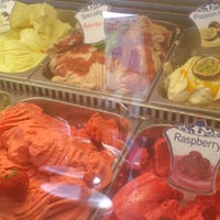 Photo taken at Piccolo - Gelateria &amp;amp; Caffetteria by Lina R. on 5/22/2012