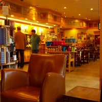 Photo taken at The Coffee Bean &amp;amp; Tea Leaf by Jabus T. on 7/8/2012