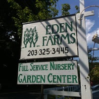Foto tirada no(a) Eden Farms Nursery &amp; Garden Center por Celyn L. em 7/3/2012