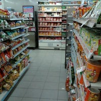 Photo taken at 7-Eleven by หมูจ๊ะ ฉ. on 4/22/2012