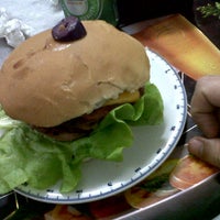 Photo taken at HD Rota Burguer by André B. on 6/3/2012