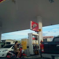 8/27/2012 tarihinde Jirawit P.ziyaretçi tarafından Shell'de çekilen fotoğraf