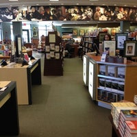 Barnes Noble Clarendon Courthouse 16 Tips From 2896 Visitors