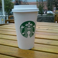 Снимок сделан в Starbucks пользователем Vale C. 6/12/2012