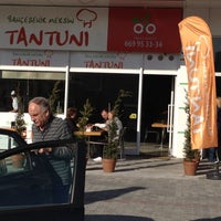 Photo taken at Bahçeşehir Mersin Tantuni by Ferdi A. on 3/18/2012