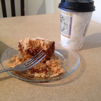 รูปภาพถ่ายที่ Downbeat Coffee + Tea โดย Mark B. เมื่อ 8/17/2012