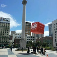 4/23/2012 tarihinde miniclubmooseziyaretçi tarafından Adobe #HuntSF at Union Square'de çekilen fotoğraf