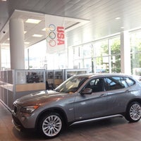 Foto tirada no(a) BMW of Bloomfield por Brian D. em 8/9/2012