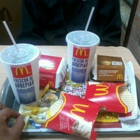 Photo taken at McDonald&amp;#39;s by Alcides N. on 7/15/2012