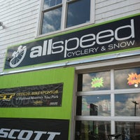 Photo prise au AllSpeed Cyclery and Snow par Jay M. le2/25/2012