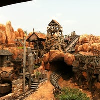 ビッグサンダー マウンテン Big Thunder Mountain Theme Park Ride Attraction In 浦安市
