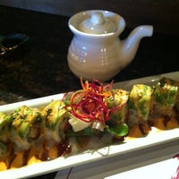 Foto scattata a Noma Sushi da Jennifer H. il 3/20/2012