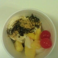Das Foto wurde bei Sweetfrog Premium Frozen Yogurt von Emily P. am 7/31/2012 aufgenommen