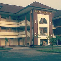 Review STIKes YARSI MATARAM