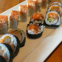 รูปภาพถ่ายที่ Sushi Rock โดย Craig F. เมื่อ 2/20/2012