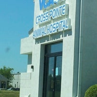 Photo taken at VCA Cross Pointe Animal Hospital by Agustin L. on 6/15/2012