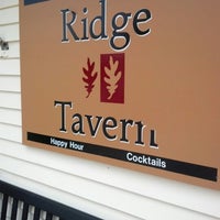 Foto tomada en Ridge Tavern  por Elicia W. el 8/4/2012