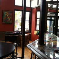 4/24/2012 tarihinde Christopher R.ziyaretçi tarafından Solé Restaurant'de çekilen fotoğraf