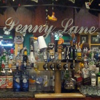Foto tirada no(a) Penny Lane Pub and Grill por Adam S. em 4/26/2012