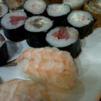 รูปภาพถ่ายที่ Panela Velha Sushi Bar โดย Fernanda P. เมื่อ 6/7/2012
