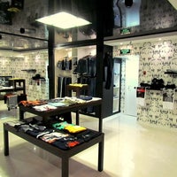 Foto tirada no(a) Play Brand Store por Ferreira em 9/4/2012