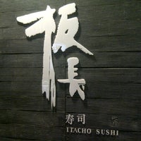 Снимок сделан в Itacho Sushi пользователем tomo s. 5/20/2012