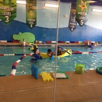 6/21/2012 tarihinde DeJuna A.ziyaretçi tarafından Aqua-Tots Swim Schools Richmond'de çekilen fotoğraf