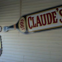 รูปภาพถ่ายที่ Claude&amp;#39;s โดย Lc เมื่อ 7/4/2012