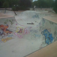 Photo taken at Espace Glisse de la Muette (skatepark) by Gilles M. on 5/8/2012