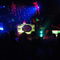 รูปภาพถ่ายที่ Krave Nightclub โดย Guillermo M. เมื่อ 5/20/2012