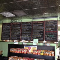 Foto tirada no(a) The Flying Avocado Cafe por Bart L. em 8/4/2012