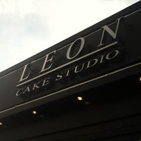 Das Foto wurde bei Leon Bakery and Cafe von Caitie C. am 2/19/2012 aufgenommen