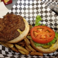 Photo taken at Tommy&amp;#39;s Hamburger Grill by Ray Michael S. on 4/13/2012