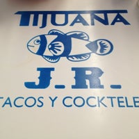 รูปภาพถ่ายที่ Tijuana JR โดย Carmen G V. เมื่อ 2/5/2012