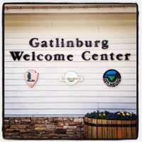 Das Foto wurde bei Gatlinburg Welcome Center von Kari H. am 3/15/2012 aufgenommen