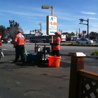 2/23/2012 tarihinde Vicki M.ziyaretçi tarafından San Mateo Car Wash'de çekilen fotoğraf