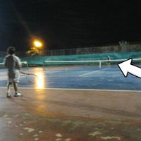 Photo taken at สนามเทนนิสท่าดินแดง ดอนเมือง by Zara O. on 5/14/2012