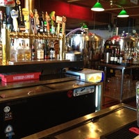 Foto tomada en Lakeside Pizza, Sports Bar &amp;amp; Nightclub  por Seth K. el 5/6/2012