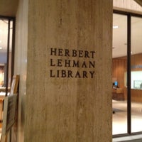 Photo prise au Lehman Social Sciences Library par Manuel B. le4/19/2012