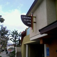 Das Foto wurde bei Laguna Cliffs Inn von Sabrina S. am 2/12/2012 aufgenommen
