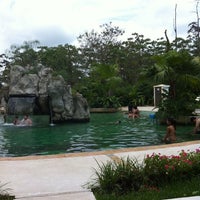 4/5/2012 tarihinde Susy V.ziyaretçi tarafından Paradise Hot Springs Resort'de çekilen fotoğraf