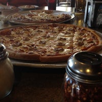 Das Foto wurde bei Steve&amp;#39;s Pizza von Matt S. am 5/27/2012 aufgenommen