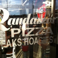 Снимок сделан в Randazzo&amp;#39;s Pizza пользователем Ken S. 2/19/2012